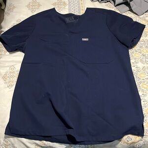 Figs scrub top navy